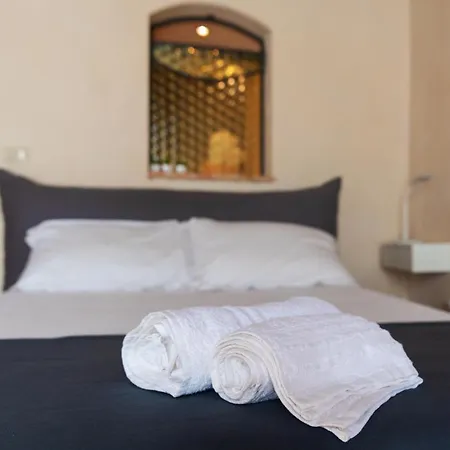 In Centro Citta, Nei Vicoli Del Borgo * San Remo