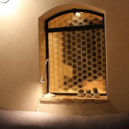 In Centro Citta, Nei Vicoli Del Borgo サンレモ