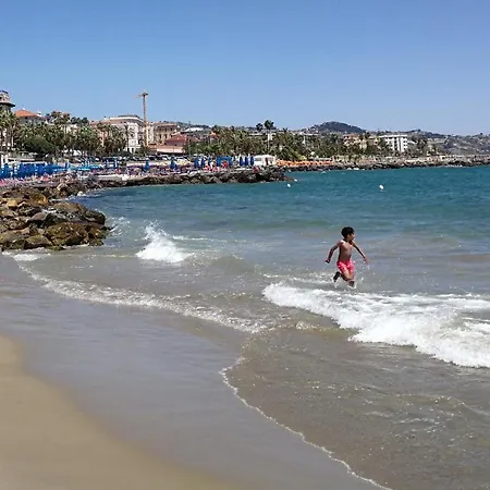 In Centro Citta, Nei Vicoli Del Borgo Apartman San Remo