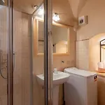 In Centro Città, Nei Vicoli Del Borgo