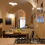 Appartement In Centro Città, Nei Vicoli Del Borgo San Remo