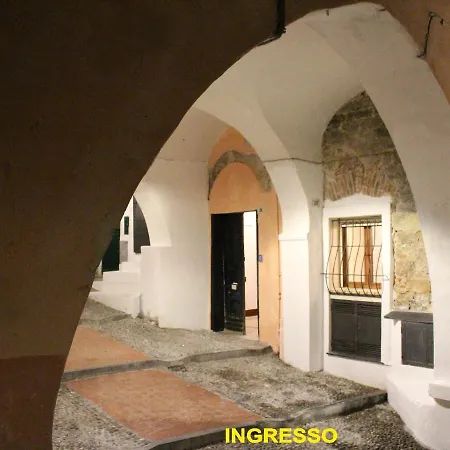 In Centro Citta, Nei Vicoli Del Borgo Lägenhet